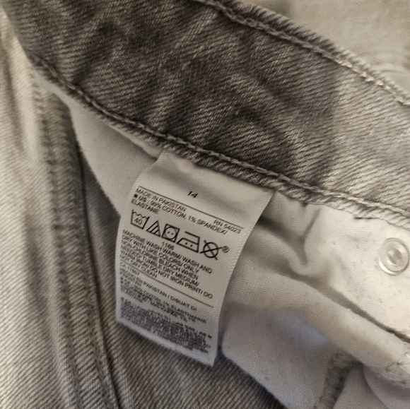 Grey Old Navy Shorts size 14 - Picture 2 of 5